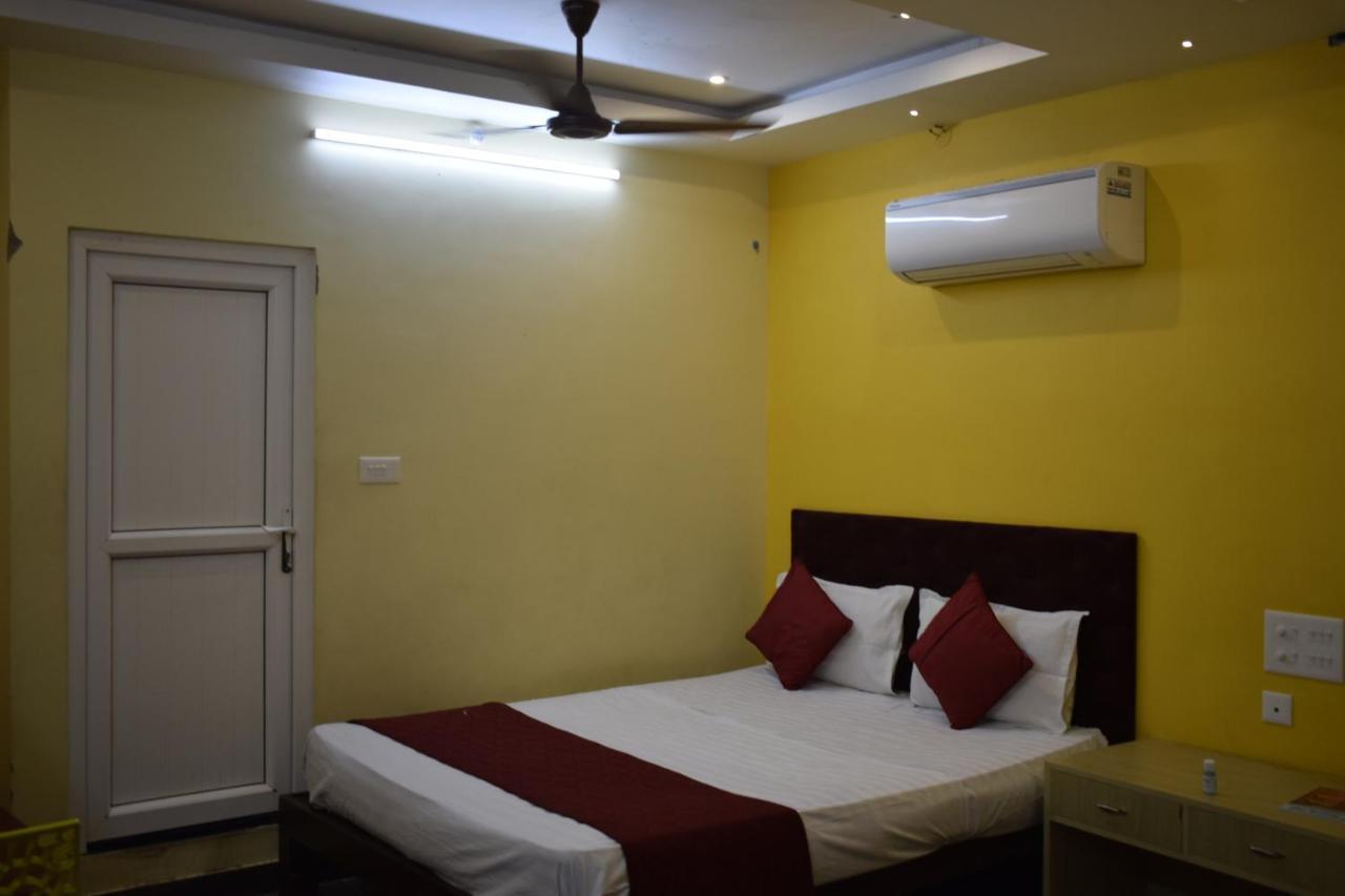 Wind Chimes Hotel Kuilapalayam Exterior foto