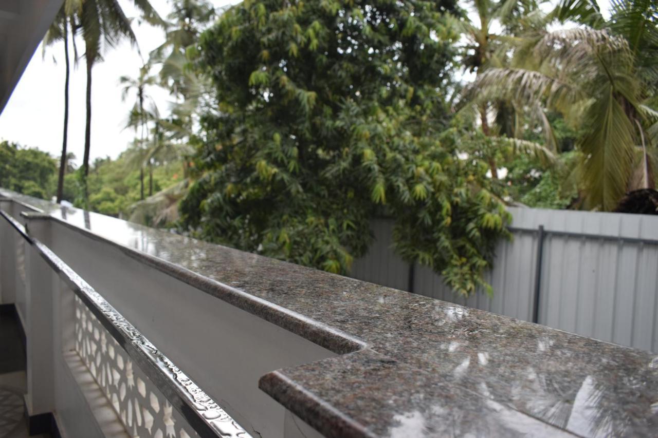 Wind Chimes Hotel Kuilapalayam Exterior foto